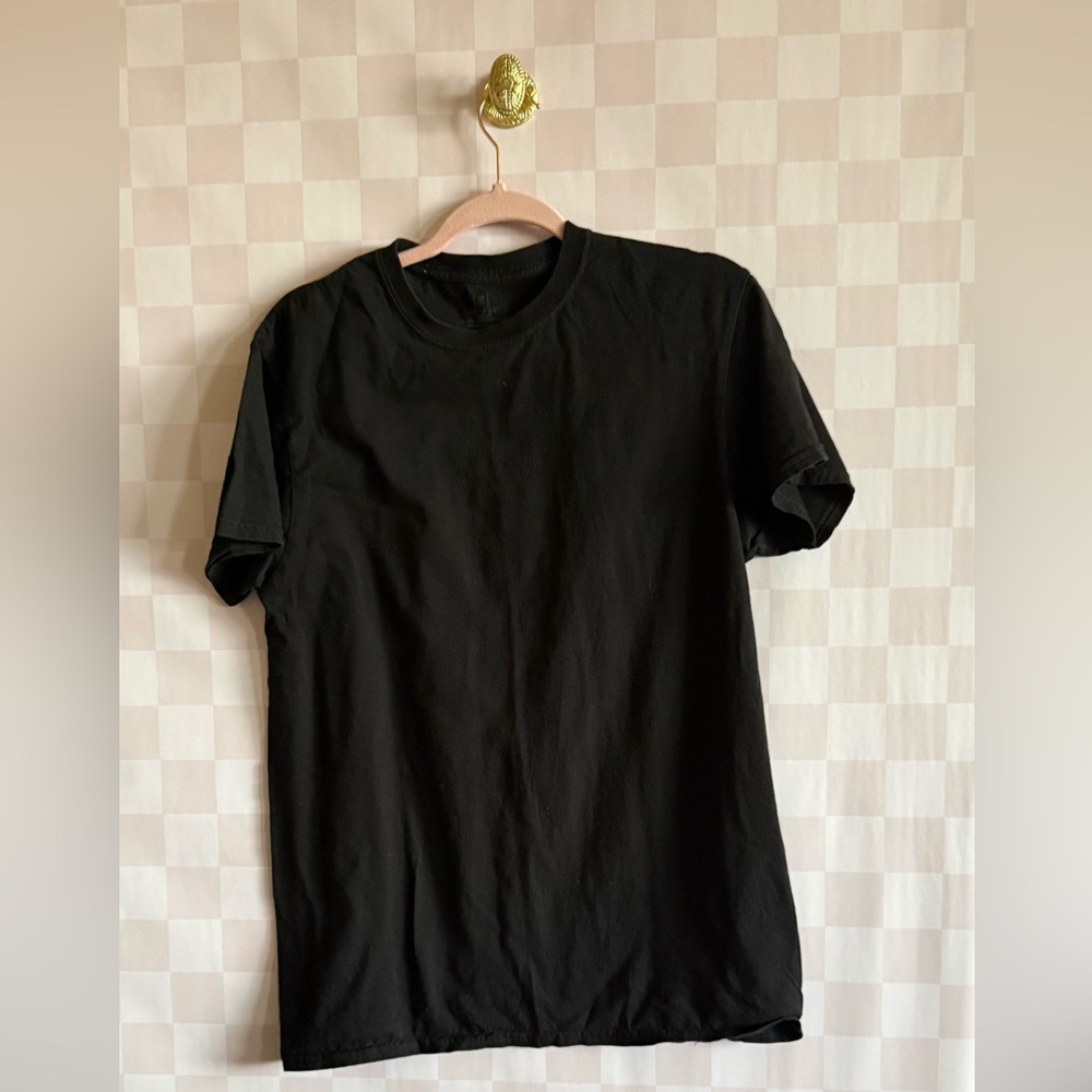 Black tee